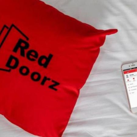 RedDoorz Plus near Taman Siring Benua Anyar Bagian luar foto