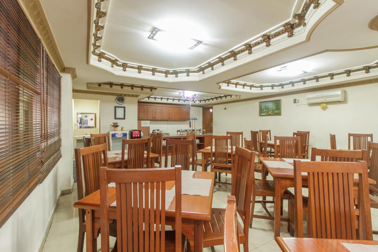 RedDoorz Plus near Taman Siring Benua Anyar Bagian luar foto